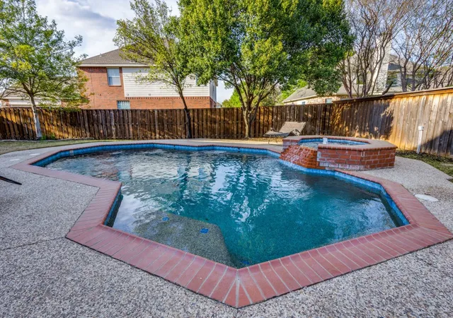 Photo 2 of Single family home for sale at 1505 Kingsbrook Cir, Mc Kinney, TX 75072 | MLS# 21219976 | Listing updated on 2026-07-30