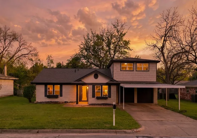 Photo 1 of Single family home for sale at 1213 Walker Dr, Hurst, TX 76053 | MLS# 21220129 | Listing updated on 2026-10-01