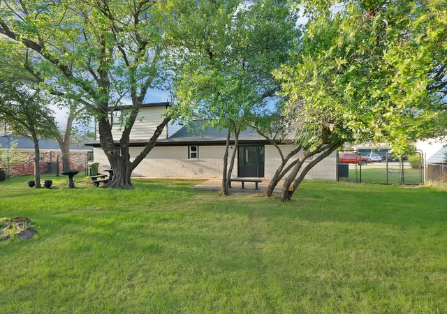 Photo 3 of Single family home for sale at 1213 Walker Dr, Hurst, TX 76053 | MLS# 21220129 | Listing updated on 2026-10-01