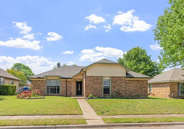 Photo 1 of Single family home for sale at 1304 Petunia Dr, Allen, TX 75002 | MLS# 21219897 | Listing updated on 2026-09-08