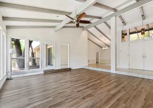 Photo 3 of Sale Pending at 108 Wellesley Dr, Irving, TX 75062 | MLS# 21186451 | Listing updated on 2026-10-06