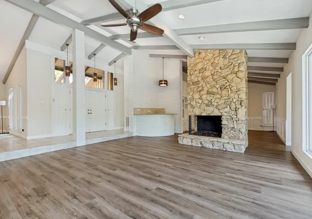 Photo 4 of Sale Pending at 108 Wellesley Dr, Irving, TX 75062 | MLS# 21186451 | Listing updated on 2026-10-06