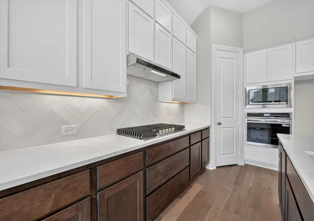 Photo 3 of Single family home for sale at 7808 Pondview Ln, Fort Worth, TX 76123 | MLS# 21220214 | Listing updated on 2026-09-28
