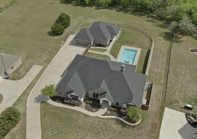 Photo 1 of Single family home for sale at 136 Sullivan Wy, Waxahachie, TX 75167 | MLS# 21214812 | Listing updated on 2026-09-12