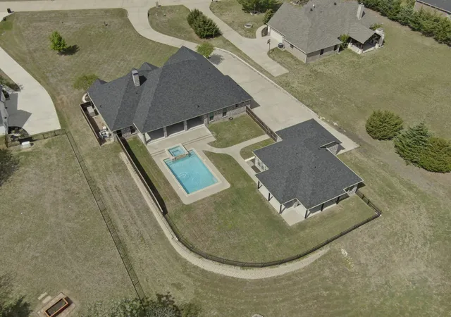 Photo 2 of Single family home for sale at 136 Sullivan Wy, Waxahachie, TX 75167 | MLS# 21214812 | Listing updated on 2026-09-12