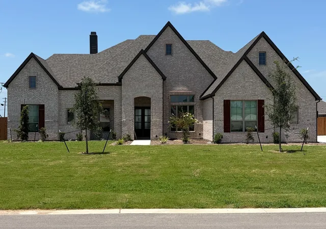 Photo 1 of Sale Pending at 141 Lavish Ln, Lorena, TX 76655 | MLS# 21220419 | Listing updated on 2026-09-09