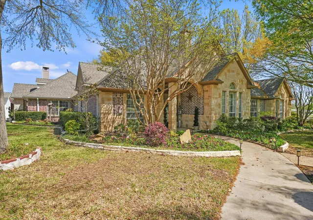 Photo 2 of Single family home for sale at 6 Park Ln, Allen, TX 75002 | MLS# 21218310 | Listing updated on 2026-09-14