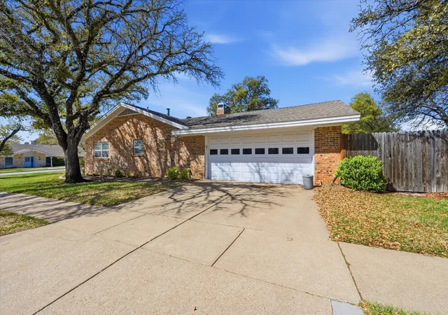 Photo 3 of Single family home for sale at 3311 Peachtree Ln, Pantego, TX 76013 | MLS# 21220510 | Listing updated on 2026-09-09