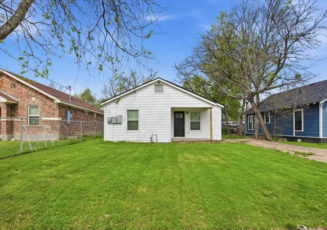 Photo 2 of Single family home for sale at 2803 Ross Ave, Waco, TX 76711 | MLS# 21220297 | Listing updated on 2026-09-09