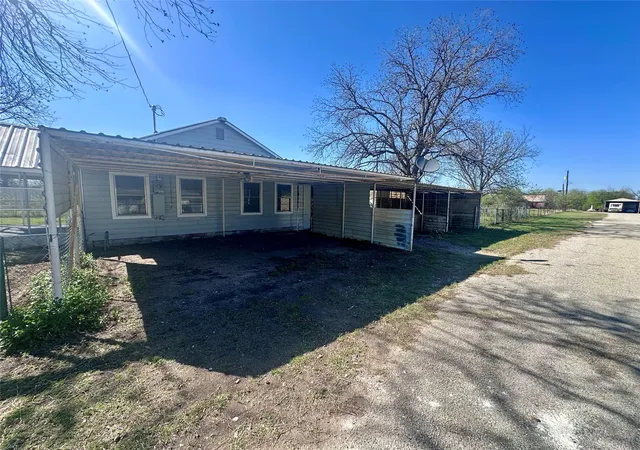 Photo 3 of Single family home for sale at 302 W Ripley St, Coleman, TX 76834 | MLS# 21220786 | Listing updated on 2026-09-21