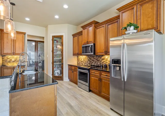 Photo 3 of Single family home for sale at 1007 Saddle Bluff Dr, Salado, TX 76571 | MLS# 21213095 | Listing updated on 2026-09-12