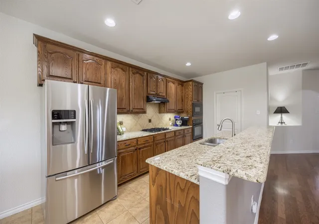 Photo 3 of Single family home for sale at 4708 Lasso Ln, Mc Kinney, TX 75070 | MLS# 21210958 | Listing updated on 2026-09-12