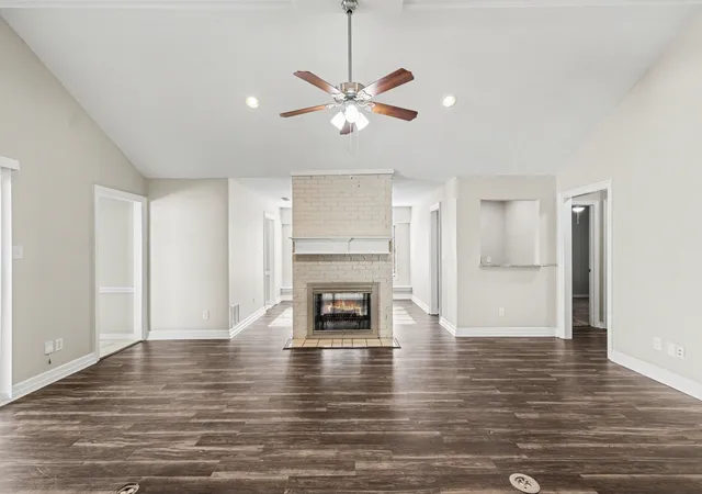 Photo 4 of Single family home for sale at 505 Springhill Dr, Hurst, TX 76054 | MLS# 21221506 | Listing updated on 2026-09-15