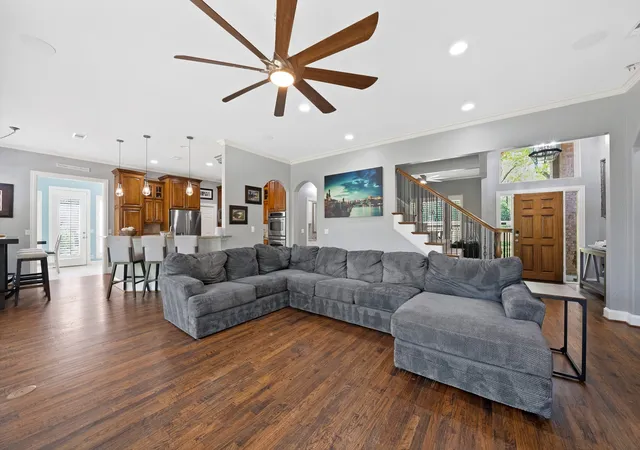 Photo 4 of Sale Pending at 621 Diamond Point Dr, Little Elm, TX 75068 | MLS# 21210456 | Listing updated on 2026-07-31
