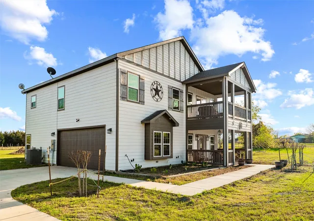 Photo 3 of Sale Pending at 641 Countess Rd, Quinlan, TX 75474 | MLS# 21221449 | Listing updated on 2026-09-10
