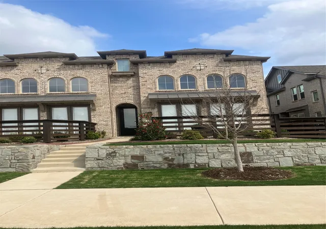 Photo 1 of Townhouse for sale at 3737 Bel Air Blvd, Sherman, TX 75090 | MLS# 21222213 | Listing updated on 2026-09-09