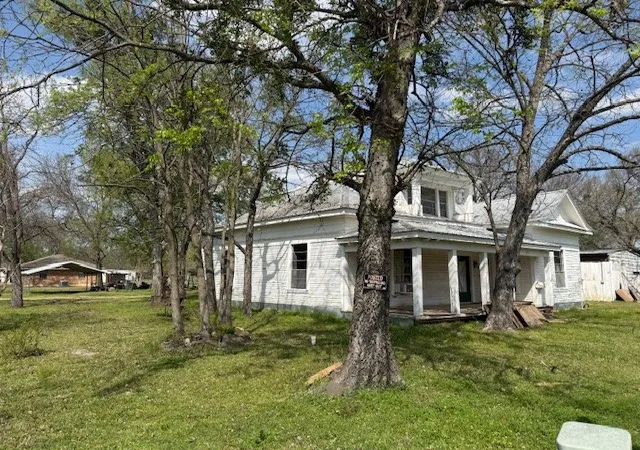 Photo 1 of Single family home for sale at 950 W Bonham Ave, Cooper, TX 75432 | MLS# 21217991 | Listing updated on 2026-09-12