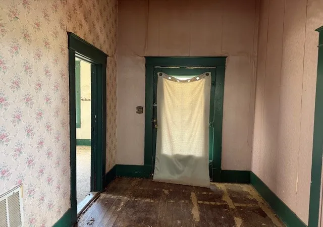 Photo 2 of Single family home for sale at 950 W Bonham Ave, Cooper, TX 75432 | MLS# 21217991 | Listing updated on 2026-09-12