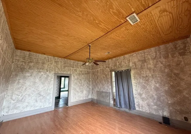 Photo 4 of Single family home for sale at 950 W Bonham Ave, Cooper, TX 75432 | MLS# 21217991 | Listing updated on 2026-09-12