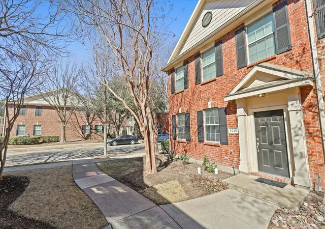 Photo 1 of Sale Pending at 3025 Stone Forest Cir, Mc Kinney, TX 75070 | MLS# 21222220 | Listing updated on 2026-09-10
