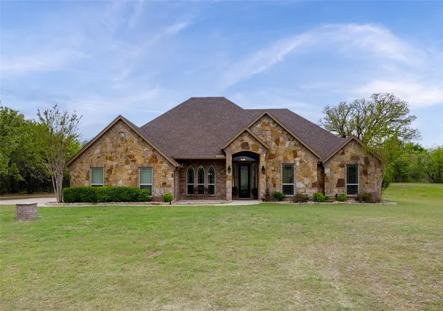 Photo 1 of Single family home for sale at 208 Ellis Creek Dr, Weatherford, TX 76085 | MLS# 21222387 | Listing updated on 2026-09-09