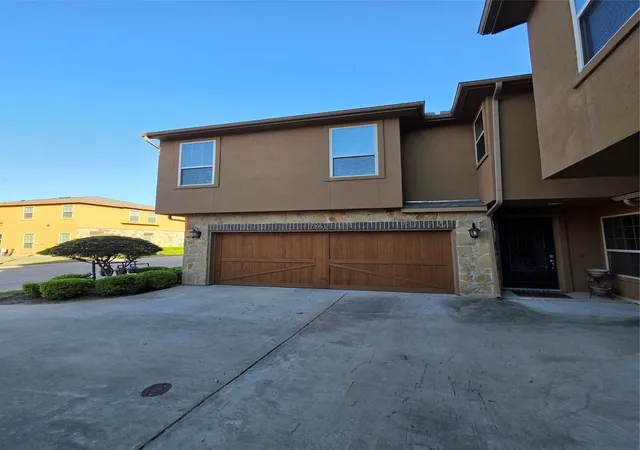 Photo 2 of Single family home for sale at 7305 Venice Dr #1, Grand Prairie, TX 75054 | MLS# 21222595 | Listing updated on 2026-09-13