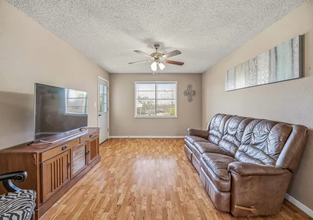 Photo 3 of Single family home for sale at 925 N Kirk St, Hico, TX 76457 | MLS# 21218903 | Listing updated on 2026-09-14