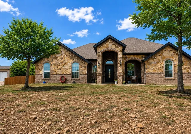 Photo 2 of Sale Pending at 156 Cottongame Rd, Weatherford, TX 76088 | MLS# 21222784 | Listing updated on 2026-09-11