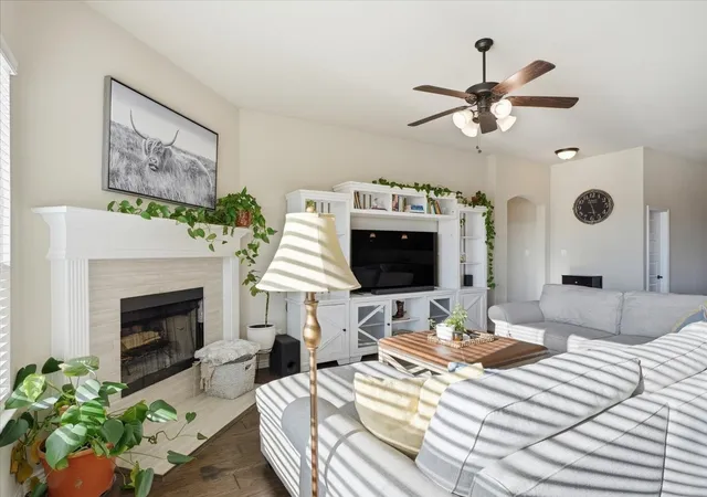 Photo 3 of Single family home for sale at 6505 Molly Anita Dr, Joshua, TX 76058 | MLS# 21219704 | Listing updated on 2026-09-08