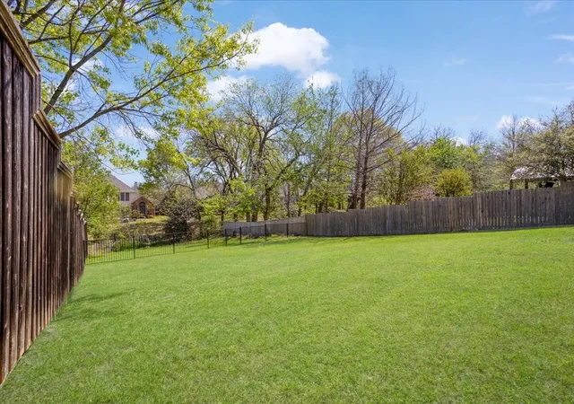 Photo 2 of Single family home for sale at 608 Lake Village Dr, Mc Kinney, TX 75071 | MLS# 21211048 | Listing updated on 2026-09-13