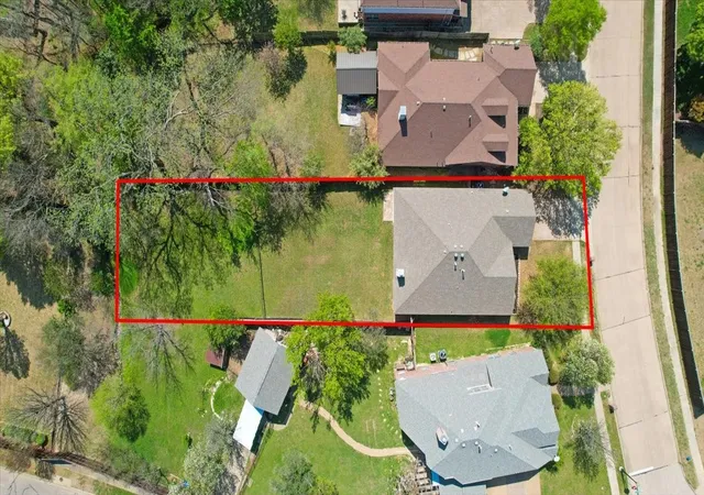 Photo 3 of Single family home for sale at 608 Lake Village Dr, Mc Kinney, TX 75071 | MLS# 21211048 | Listing updated on 2026-09-13
