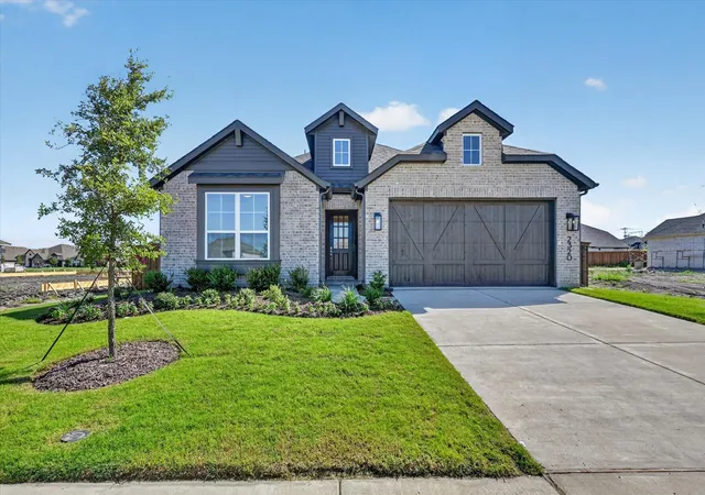 Photo 1 of Single family home for sale at 2320 Flora Dr, Rockwall, TX 75032 | MLS# 21222105 | Listing updated on 2026-07-31