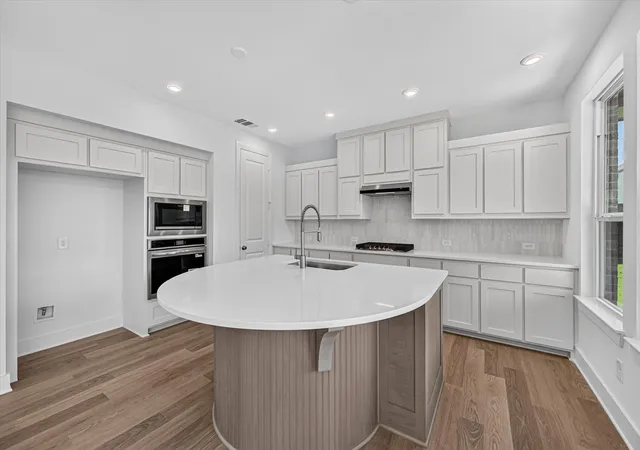 Photo 2 of Single family home for sale at 2320 Flora Dr, Rockwall, TX 75032 | MLS# 21222105 | Listing updated on 2026-07-31