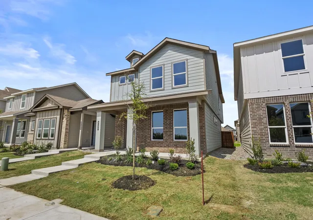 Photo 3 of Sale Pending at 3137 Maple Orchard Ln, Fort Worth, TX 76140 | MLS# 21223067 | Listing updated on 2026-07-31