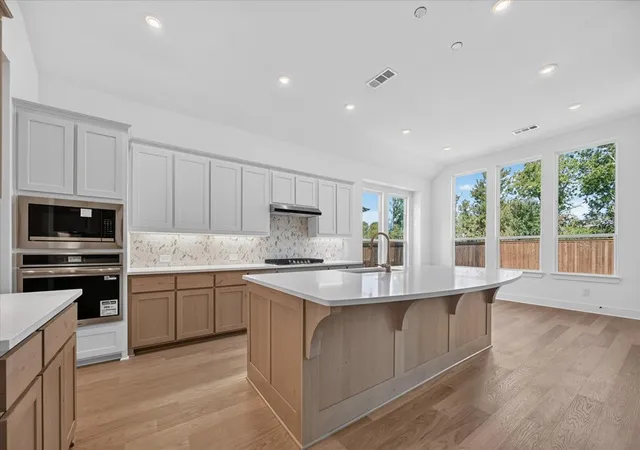 Photo 4 of Single family home for sale at 1934 Benedetto Wy, Rockwall, TX 75032 | MLS# 21222119 | Listing updated on 2026-09-11