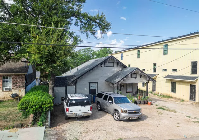 Photo 3 of Single family home for sale at 4707 Sylvester, Dallas, TX 75219 | MLS# 21222976 | Listing updated on 2026-08-31