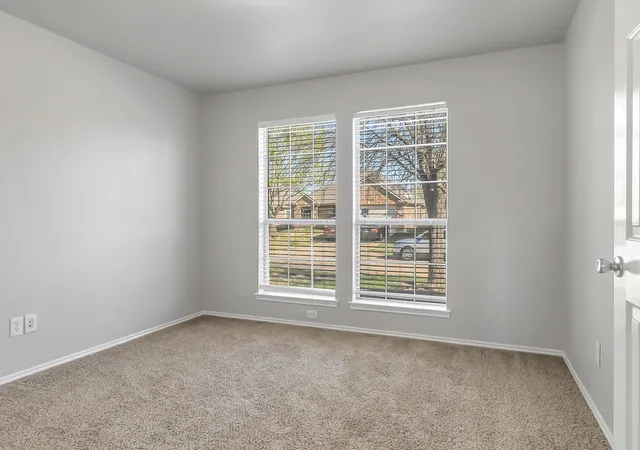 Photo 3 of Single family home for sale at 2045 Hanakoa Falls Dr, Anna, TX 75409 | MLS# 21215348 | Listing updated on 2026-10-05