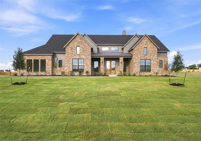 Photo 1 of Single family home for sale at 6231 Cedar Elm Rd, Midlothian, TX 76065 | MLS# 21220759 | Listing updated on 2026-10-06