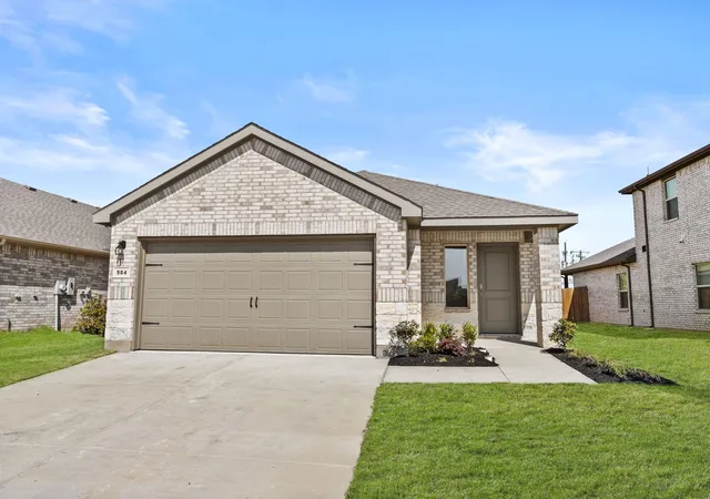 Photo 1 of Single family home for sale at 504 Marsh St, Cleburne, TX 76033 | MLS# 21224454 | Listing updated on 2026-10-20