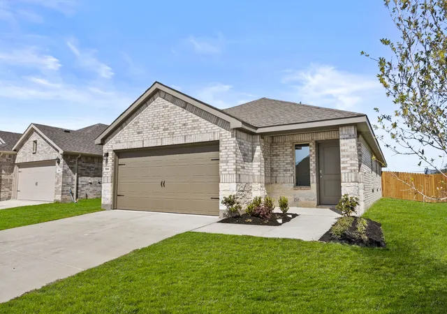 Photo 1 of Single family home for sale at 504 Marsh St, Cleburne, TX 76033 | MLS# 21224454 | Listing updated on 2026-10-20
