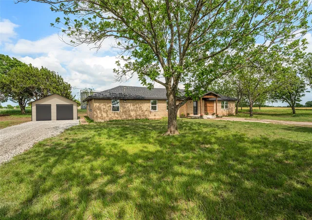 Photo 3 of Single family home for sale at 1265 Houston St N, Lorena, TX 76655 | MLS# 21221684 | Listing updated on 2026-09-12