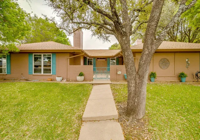 Photo 1 of Multi family home for sale at 5011 Ledgestone Dr, Fort Worth, TX 76132 | MLS# 21224948 | Listing updated on 2026-09-08