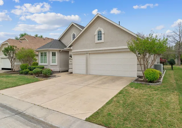 Photo 2 of Single family home for sale at 9505 Rivercrest Dr, Denton, TX 76207 | MLS# 21200475 | Listing updated on 2026-09-11