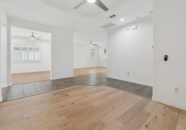 Photo 3 of Single family home for sale at 9505 Rivercrest Dr, Denton, TX 76207 | MLS# 21200475 | Listing updated on 2026-09-11
