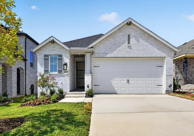 Photo 1 of Sale Pending at 843 Dogwood Ln, Lavon, TX 75166 | MLS# 21224787 | Listing updated on 2026-09-09