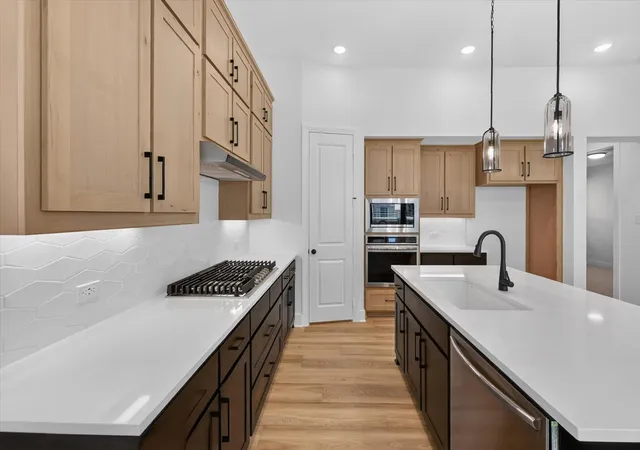 Photo 3 of Sale Pending at 843 Dogwood Ln, Lavon, TX 75166 | MLS# 21224787 | Listing updated on 2026-09-09