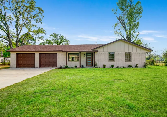 Photo 1 of Single family home for sale at 175 Cozy Lane, Reno, TX 75462 | MLS# 21225241 | Listing updated on 2026-09-11