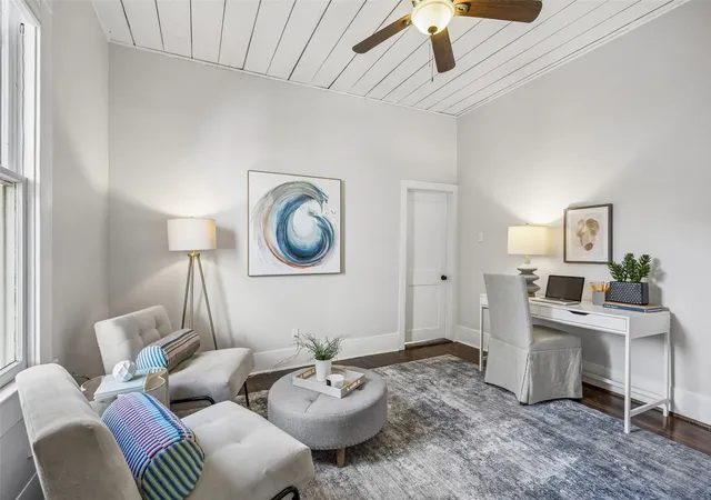 Photo 4 of Single family home for sale at 214 S Montclair Ave, Dallas, TX 75208 | MLS# 21224014 | Listing updated on 2026-10-05