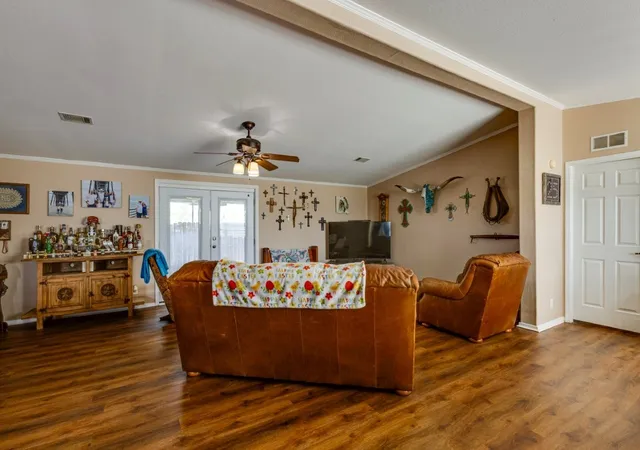 Photo 4 of Manufactured home for sale at 4880 Whitehead Rd, Midlothian, TX 76065 | MLS# 21225449 | Listing updated on 2026-09-10