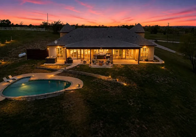 Photo 3 of Sale Pending at 1395 Private Road 4011, Decatur, TX 76234 | MLS# 21222732 | Listing updated on 2026-09-10